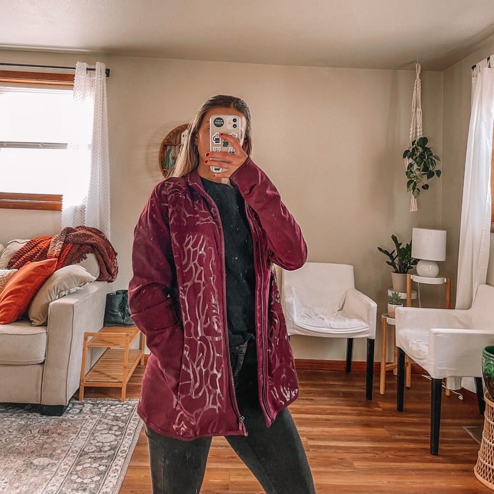 Fabletics burgundy rose print zip up athletic jojo jacket
